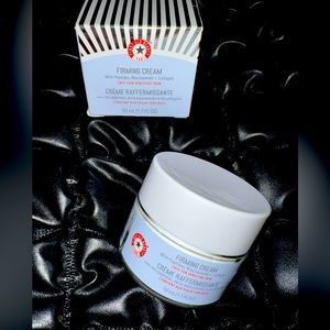 FIRST AID BEAUTY FIRMING COLLAGEN CREAM WITH PEPTIDES + NIACINAMIDE